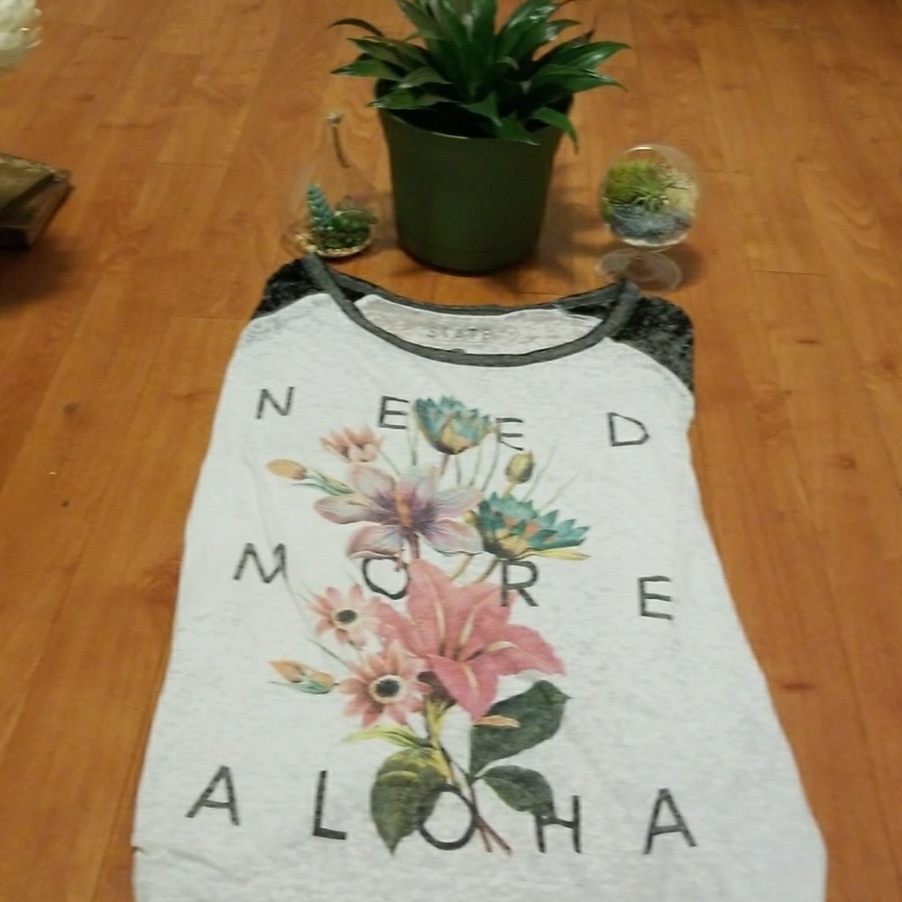 A 3/4 sleeve coloful top